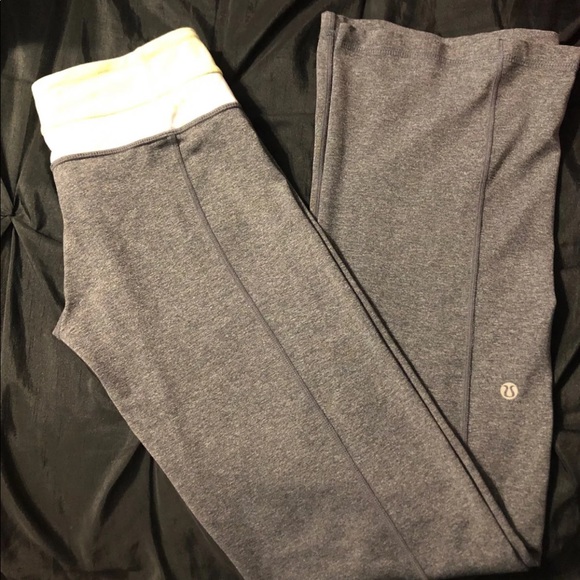 3 pairs LULULEMON ATHLETICA LEGGINGS/FLARE BOTTOMS - Picture 6 of 7